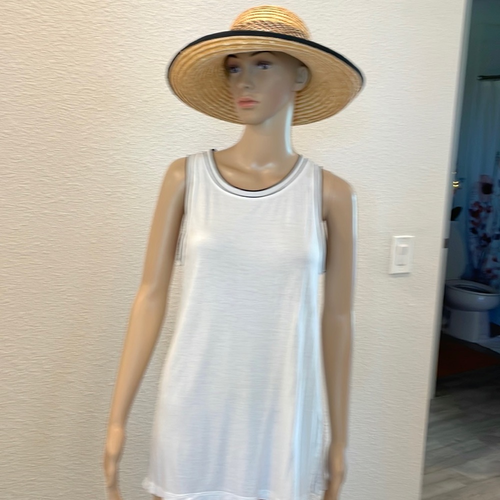 Banana Republic off white top with black trim size large